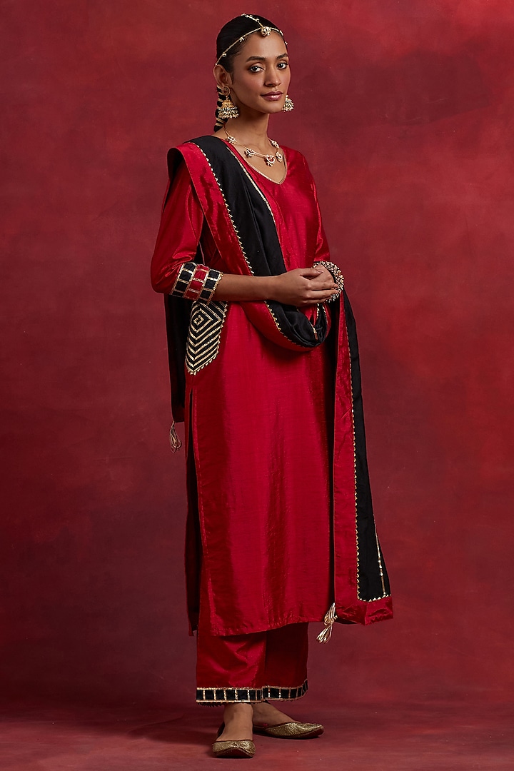 Red Raw Silk Gota Work Straight Kurta Set by The Indian Cause at Pernia's Pop Up Shop