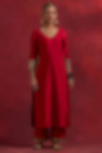 Red Raw Silk Gota Work Straight Kurta Set by TIC at Pernia's Pop Up Shop