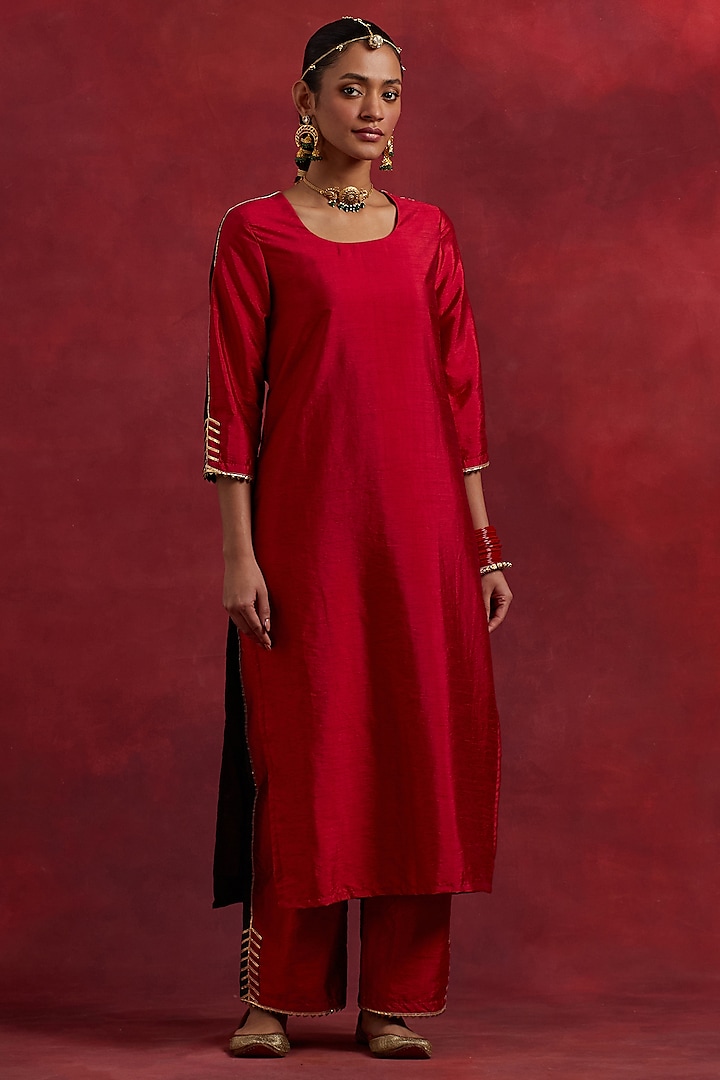 Red & Black Raw Silk Color-Blocked Straight Kurta Set by TIC at Pernia's Pop Up Shop