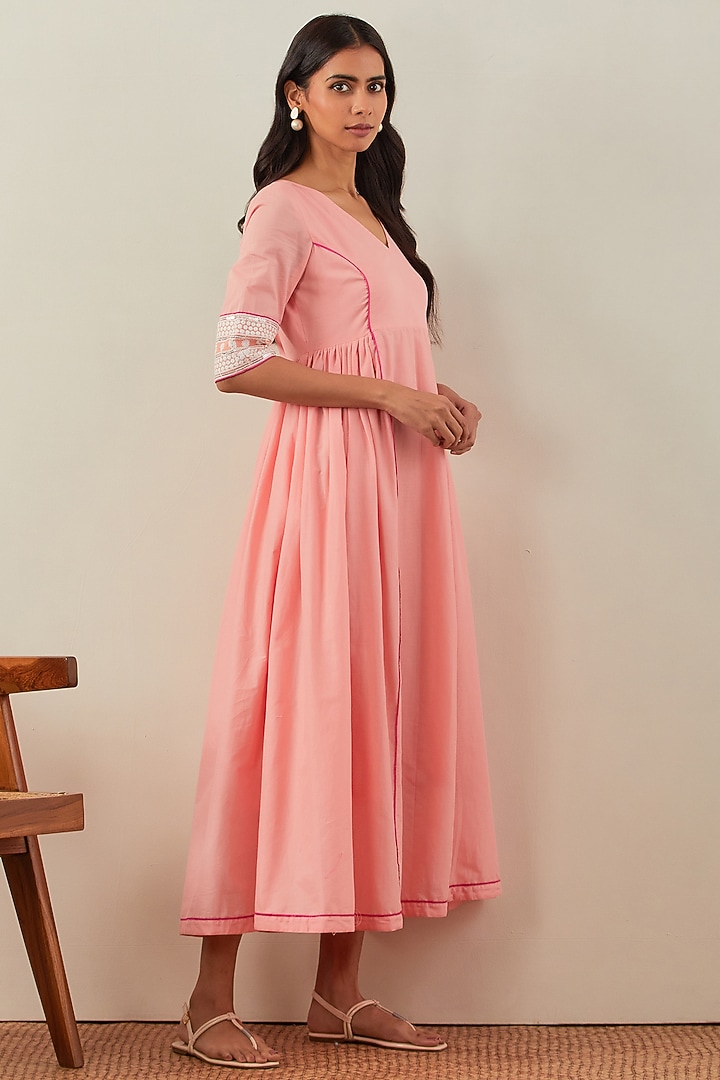pure cotton dress Featuring our Pure Cotton Maxi!! These easy to style pieces make summer dressing feel like a cool-breeze! FABRIC: Pure Cotton SLEEVE: Elbow Neck : Shirt-Collar LENGTH: 48 inches Cotton