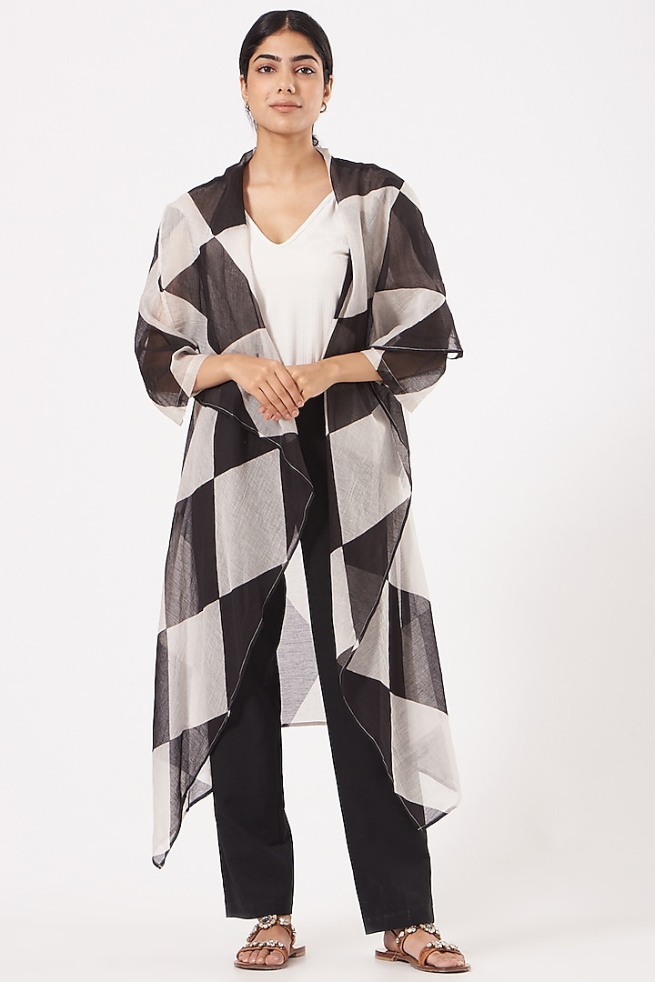 Black & White Printed Long Jacket by Tilla