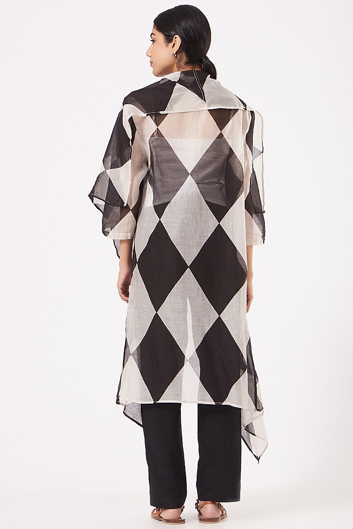 Black & White Printed Long Jacket by Tilla at Pernia's Pop Up Shop