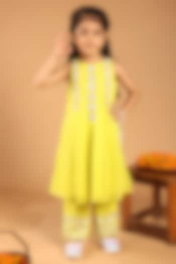 Lemon Yellow Georgette Embroidered Kurta Set For Girls by Tilsim by Sagarika Mehrotra at Pernia's Pop Up Shop