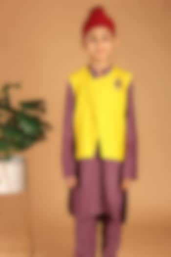 Yellow Mul Chanderi Embroidered Nehru Jacket Set For Boys by Tilsim by Sagarika Mehrotra at Pernia's Pop Up Shop