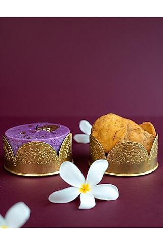 Gold Brass Scallop Holder by The India Craft Project