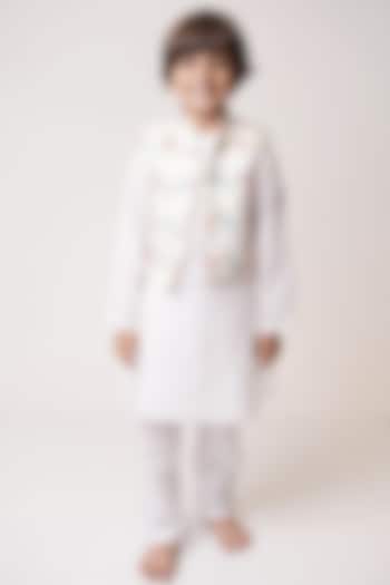 White Embellished Bundi Jacket With Kurta Set For Boys by TinyPants