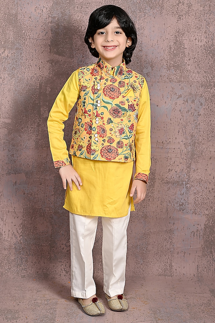 Yellow Muslin Printed Nehru Jacket Set For Boys by Tiny Town Studio