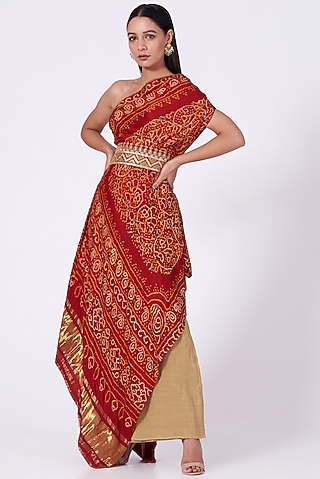 Red Mashru Silk Bandhani Printed Kaftan Set by Tisha Saksena