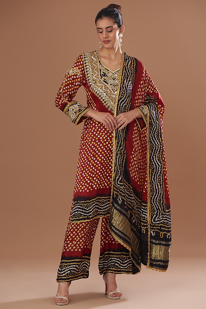 Maroon & Black Handloom Mashru Silk Bandhani Printed Kurta Set by Tisha Saksena at Pernia's Pop Up Shop