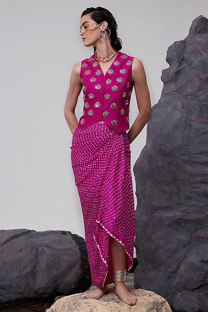 Pink Handloom Bandhani Silk Draped Skirt Set by Tisha Saksena at Pernia's Pop Up Shop