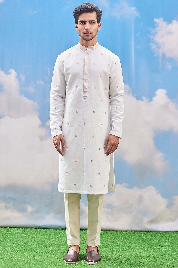 White Embroidered Kurta Set by TISASTUDIO