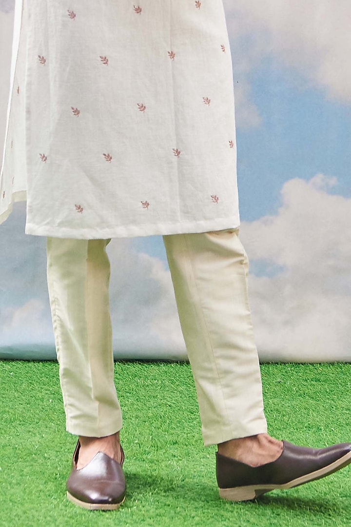 White Embroidered Kurta Set by TISASTUDIO at Pernia's Pop Up Shop
