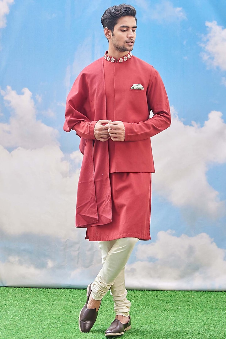 Faded Red Kurta Set With Embroidered Bundi Jacket by TISASTUDIO