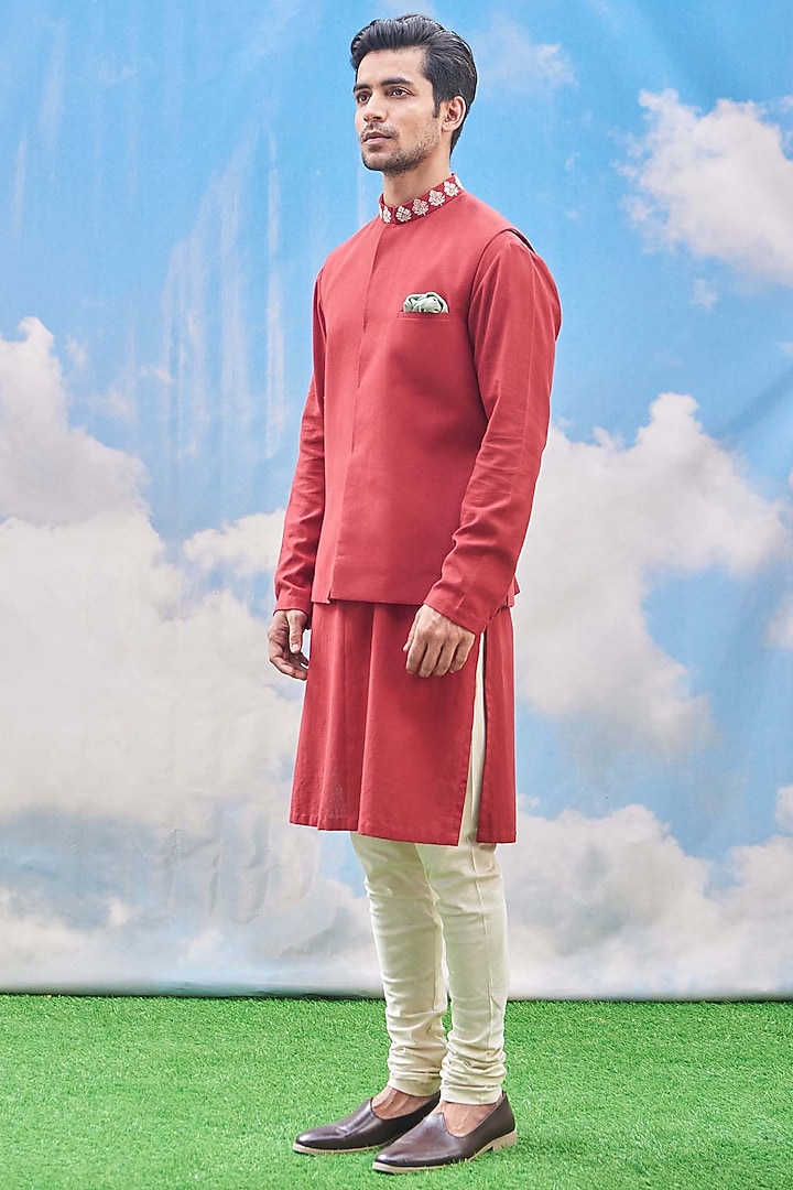 Faded Red Cotton Linen Hand Embroidered Bundi Jacket Set by TISASTUDIO at Pernia's Pop Up Shop