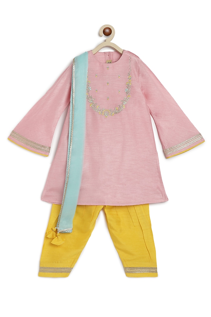 Pink Soft Velvet Floral & Thread Embroidered Kurta Set For Girls by Tiber Taber at Pernia's Pop Up Shop