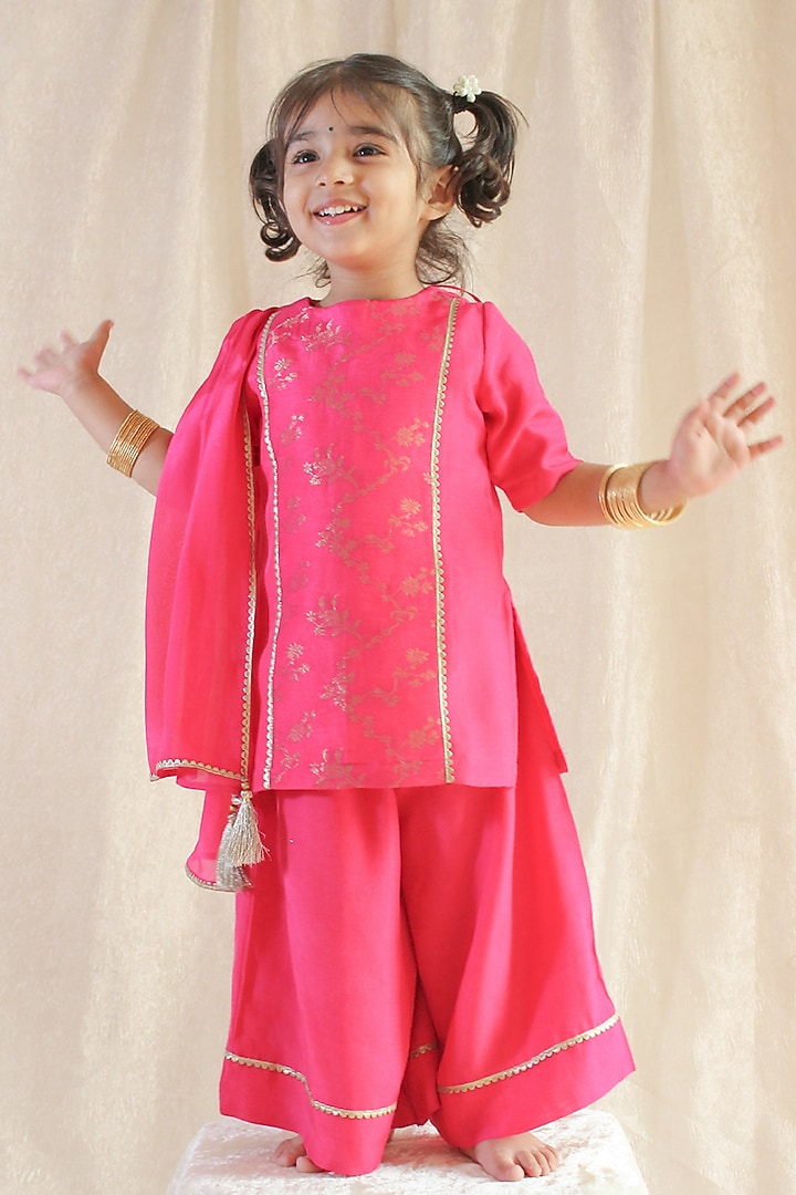 Fuchsia Pink Viscose Brocade Kurta Set For Girls by Tiber Taber at Pernia's Pop Up Shop