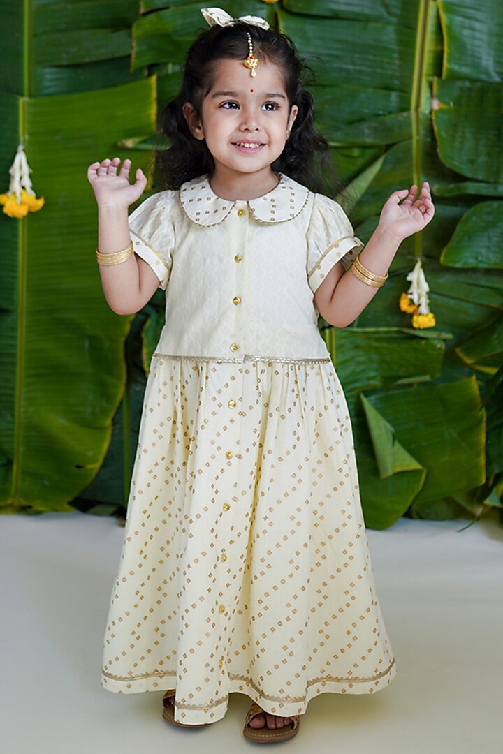 Cream Cotton Bandhani Printed Skirt Set For Girls by Tiber Taber