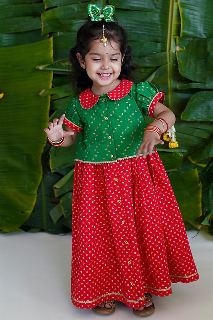 Red Cotton Bandhani Printed Skirt Set For Girls by Tiber Taber