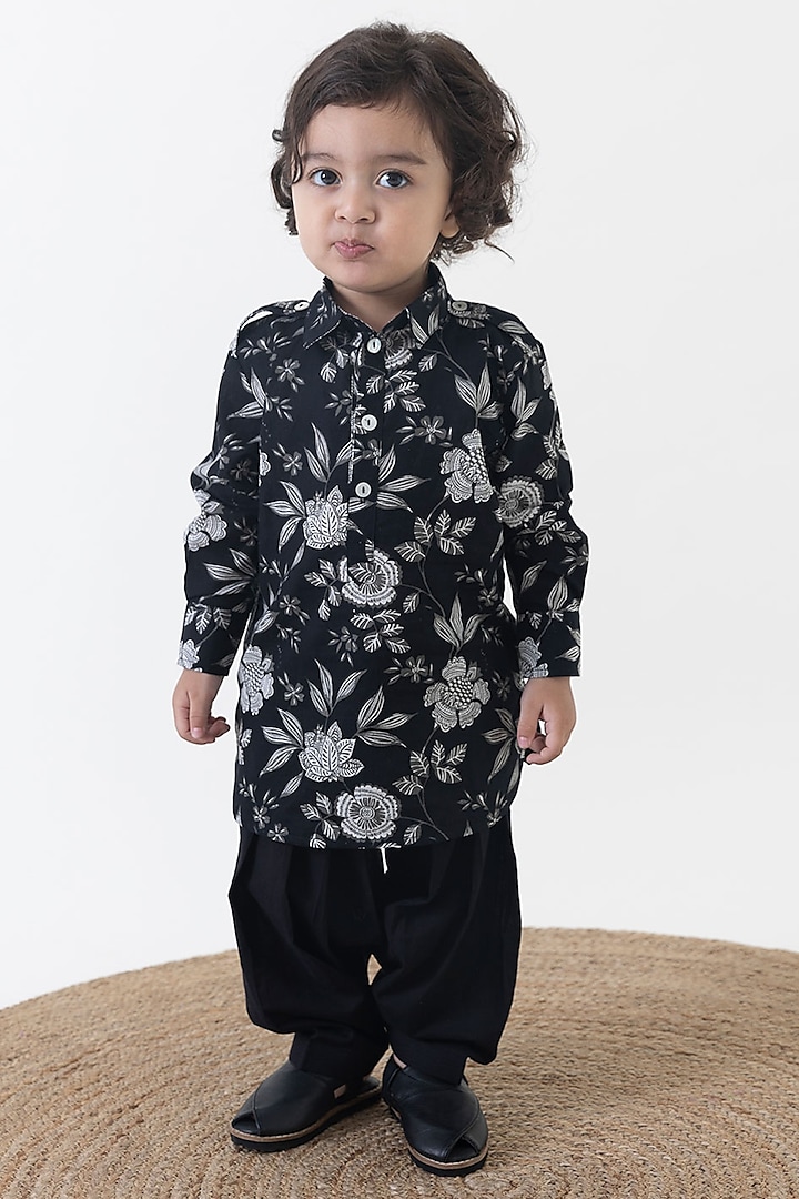 Black Textured Cotton Printed Dhoti Set For Boys by Tiber Taber