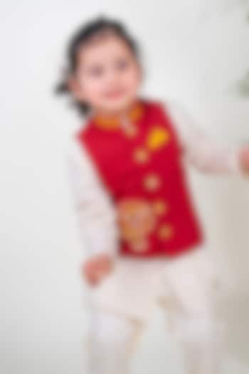 Red Cotton Embroidered Bundi Jacket For Boys by Tiber Taber