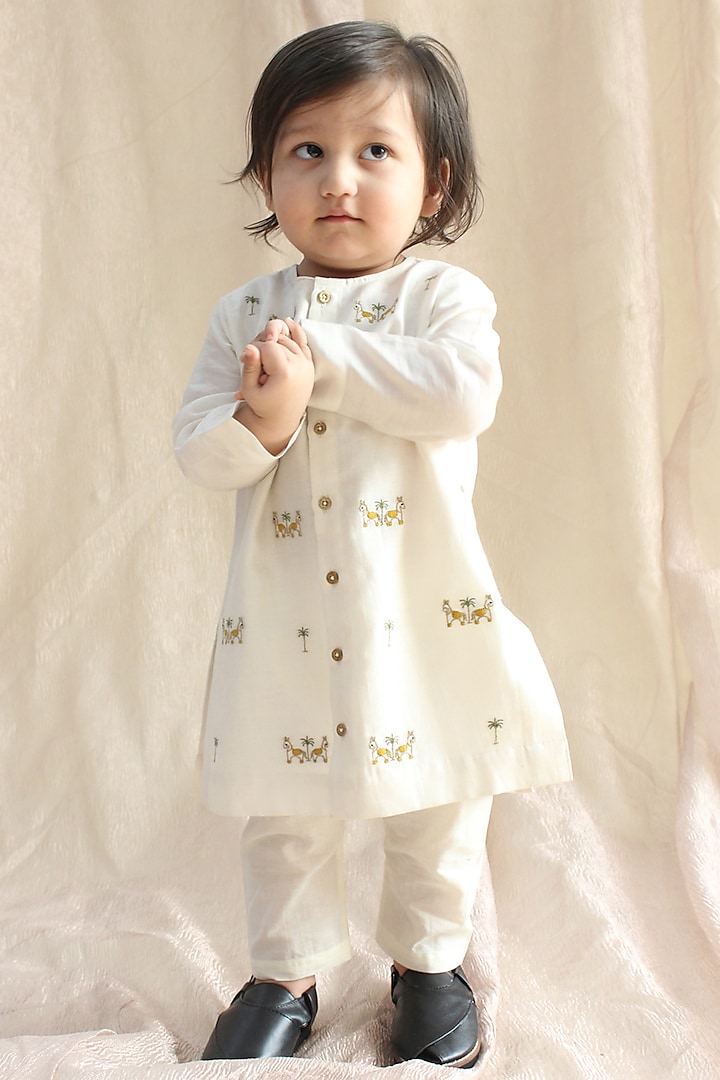 Cream Chanderi Cotton Silk Thread Embellished Kurta Set For Boys by Tiber Taber at Pernia's Pop Up Shop