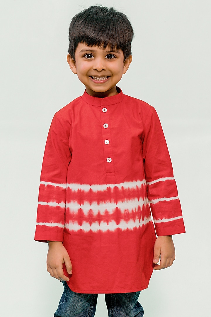 Red Cotton Tie-Dye Kurta For Boys by Tiber Taber