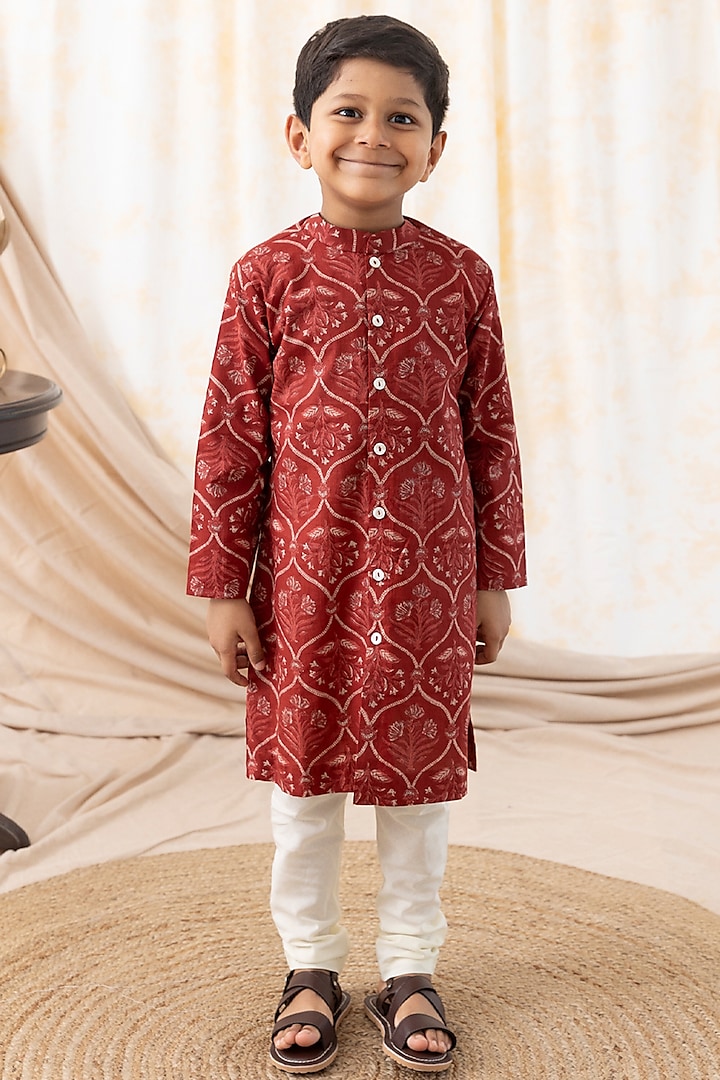 Maroon Cotton Cambric Floral Printed Kurta Set For Boys by Tiber Taber