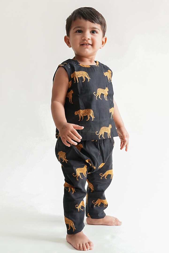 Black Cotton Printed Jhabla Set For Kids by Tiber Taber at Pernia's Pop Up Shop