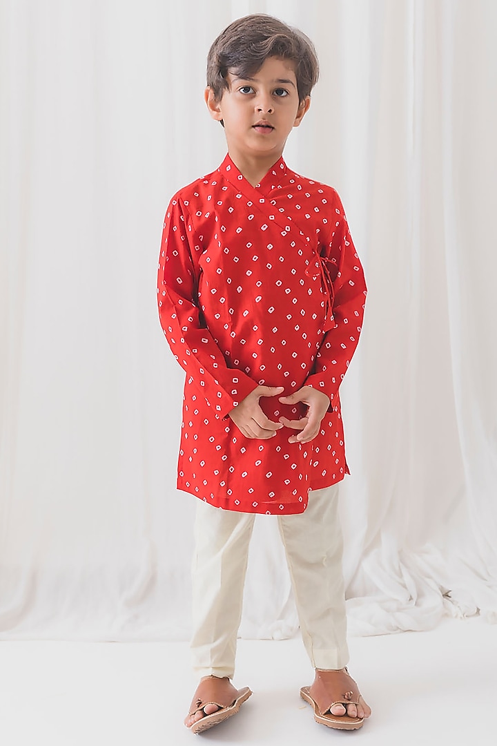 Red Soft Cotton Bandhani Printed Overlap Kurta Set For Boys by Tiber Taber