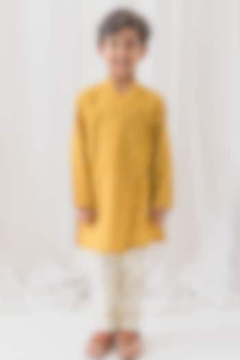 Yellow Soft Cotton Bandhani Printed Overlap Kurta Set For Boys by Tiber Taber