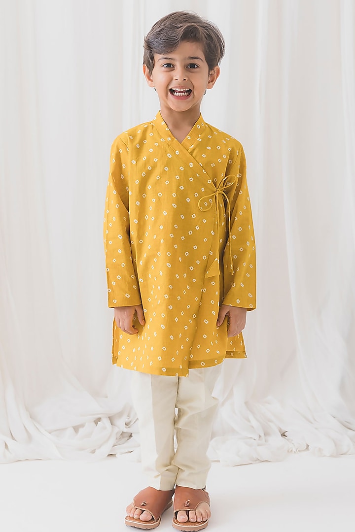 Yellow Soft Cotton Bandhani Printed Overlap Kurta Set For Boys by Tiber Taber