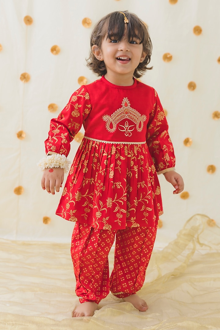 Red Cotton Satin Embroidered & Floral Printed Kurta Set For Girls by Tiber Taber