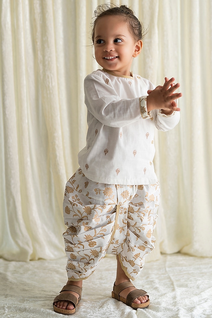 White Embroidered Kurta Set For Boys by Tiber Taber at Pernia's Pop Up Shop