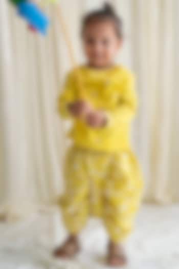 Yellow Embroidered Kurta Set For Boys by Tiber Taber at Pernia's Pop Up Shop