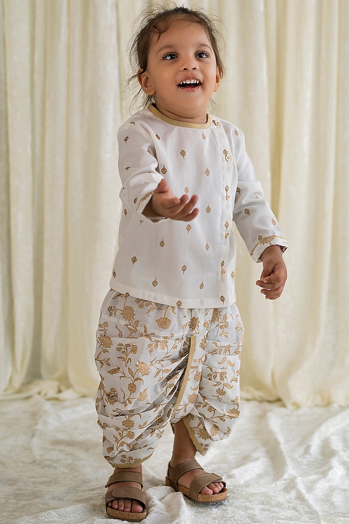 White Printed Kurta Set For Boys by Tiber Taber at Pernia's Pop Up Shop