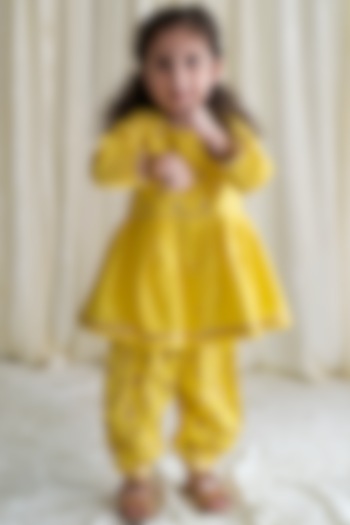 Yellow Embroidered Angrakha Kurta Set With Hair Bow Clip For Girls by Tiber Taber at Pernia's Pop Up Shop