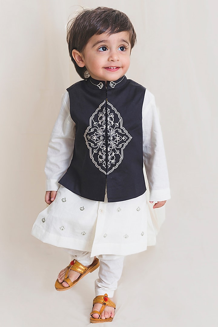 White Kurta Set With Embroidered Bundi Jacket  For Boys by Tiber Taber