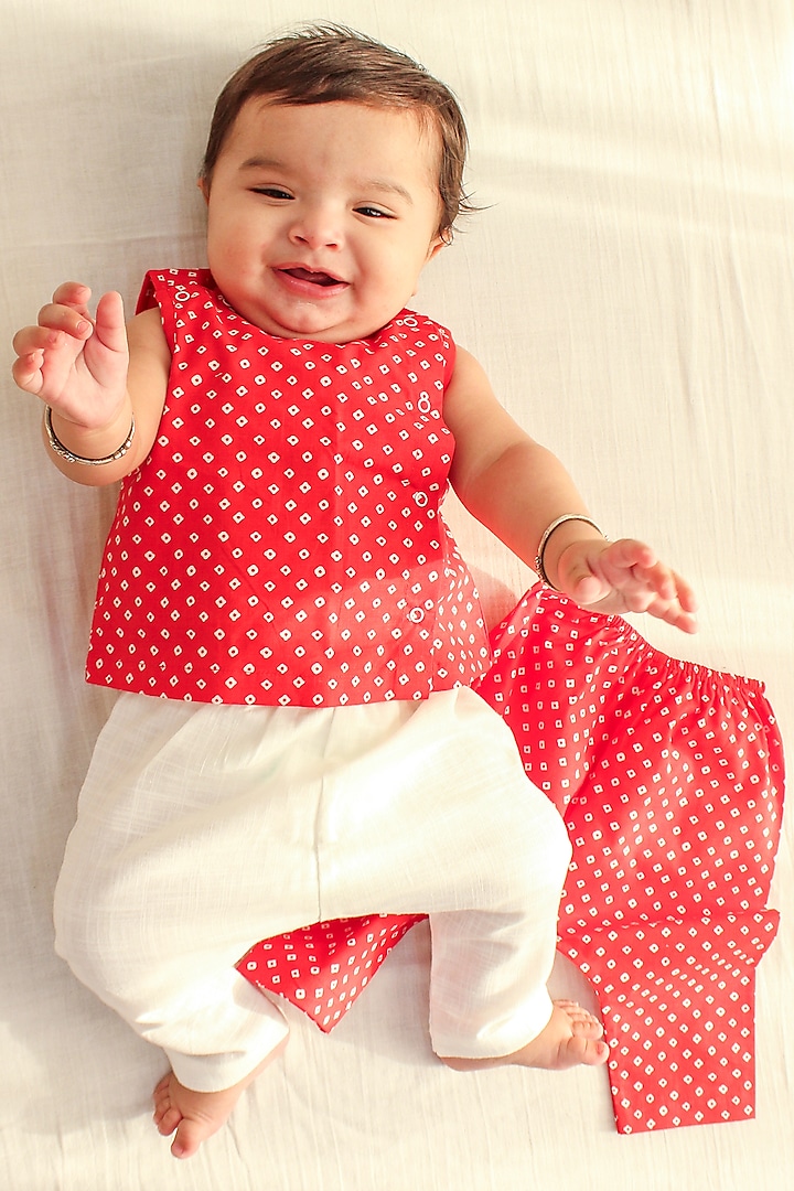 Red Soft Premium Cotton Bandhani Printed Jhabla Set For Kids by Tiber Taber at Pernia's Pop Up Shop