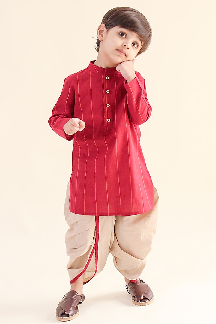 Maroon Cotton Thread & Zari Embroidered Kurta Set For Boys by Tiber Taber at Pernia's Pop Up Shop