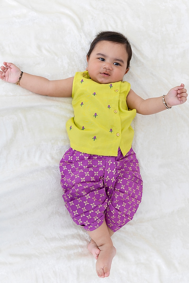 Green Viscose Embroidered Kurta Set For Boys by Tiber Taber at Pernia's Pop Up Shop