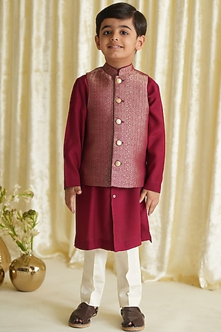 Maroon Viscose Brocade Bundi Jacket Set For Boys by Tiber Taber