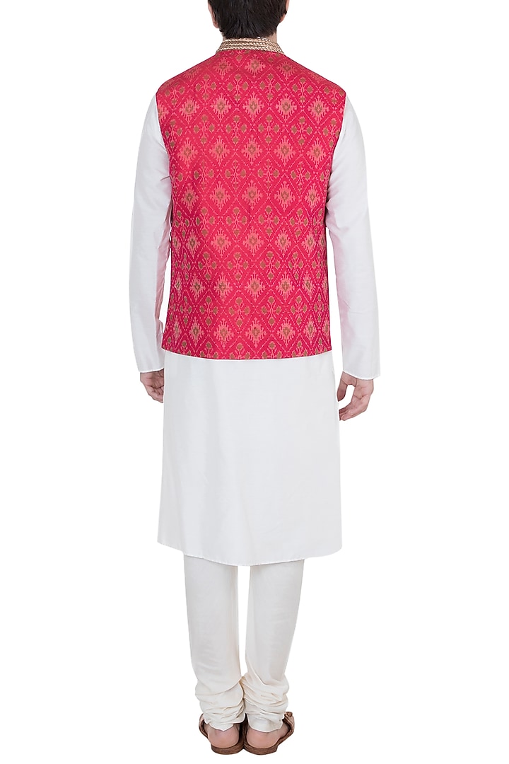 Red Embroidered Nehru Jacket by Tisha Saksena Men at Pernia's Pop Up Shop