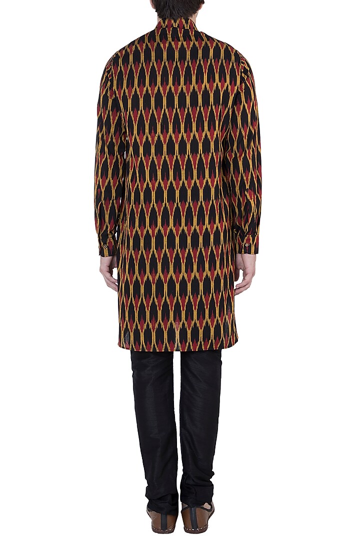 Black Zig-Zag Ikat Kurta by Tisha Saksena Men at Pernia's Pop Up Shop
