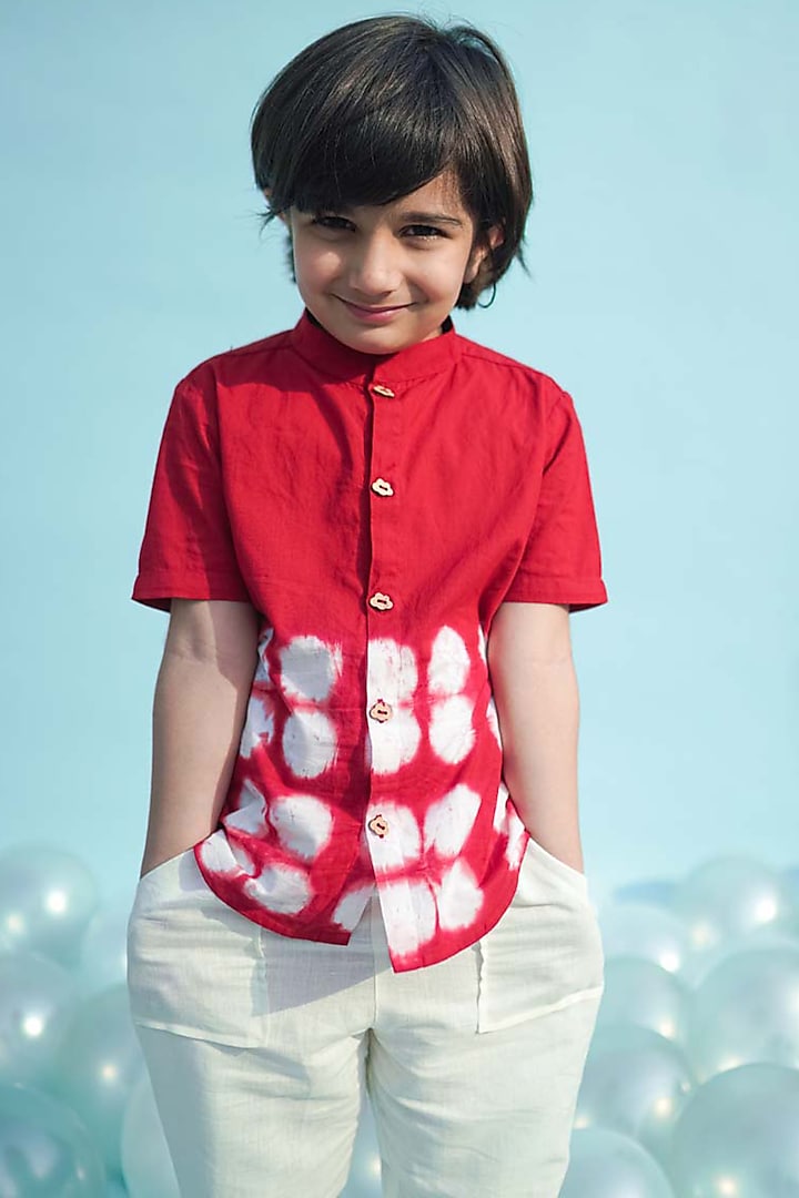 Red & White Tie-Dye Shirt For Boys by Tiber Taber