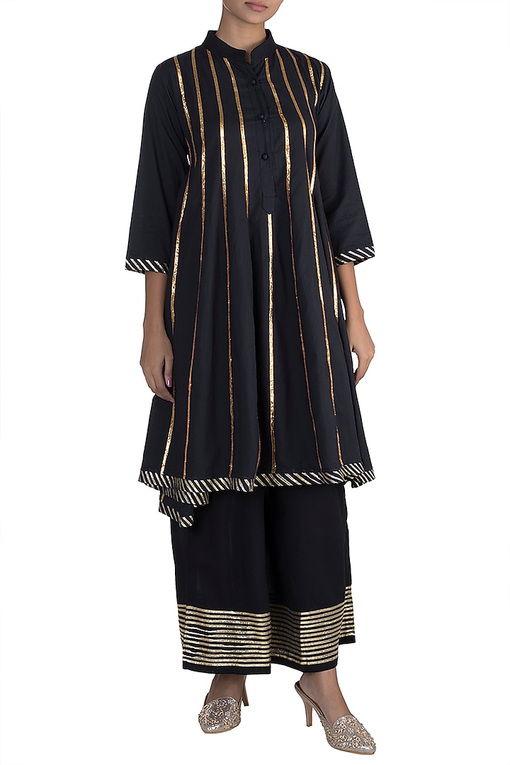 Black Embellished Kalidar Kurta With Pants by Tokree at Pernia's Pop Up Shop