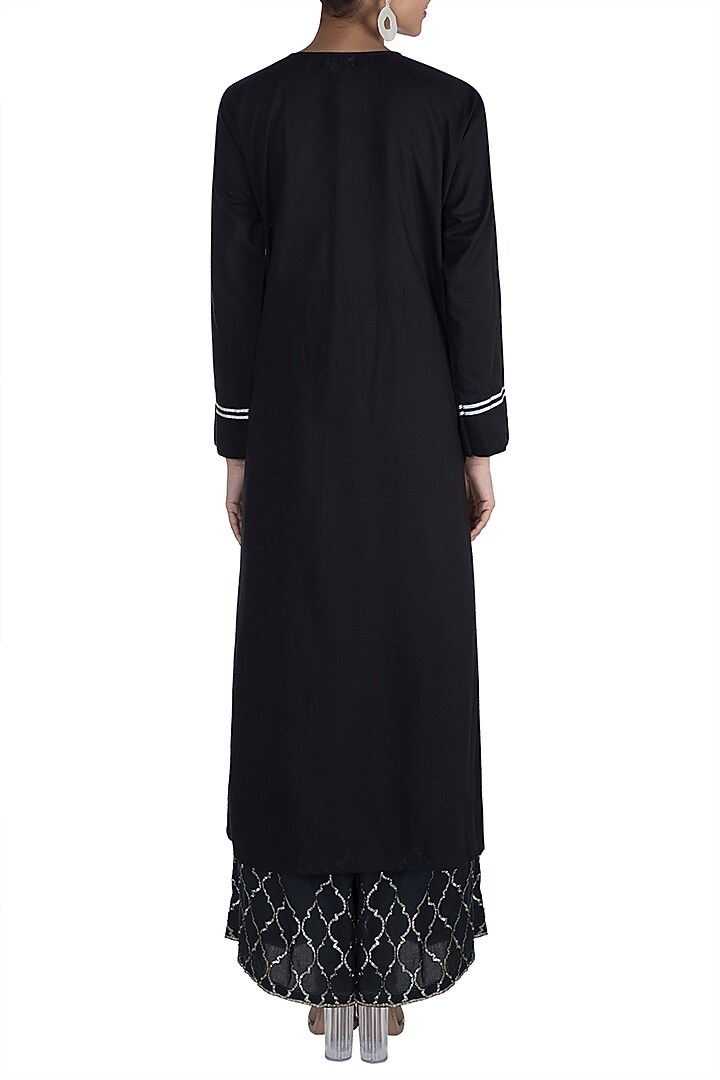 Black Embellished Ghungroo Kurta Set by Tokree at Pernia's Pop Up Shop