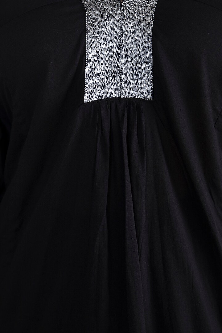 Black Lucknowi Embellished Kurta Set by Tokree at Pernia's Pop Up Shop