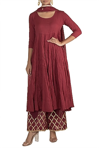 Red Crushed Kurta Set by Tokree