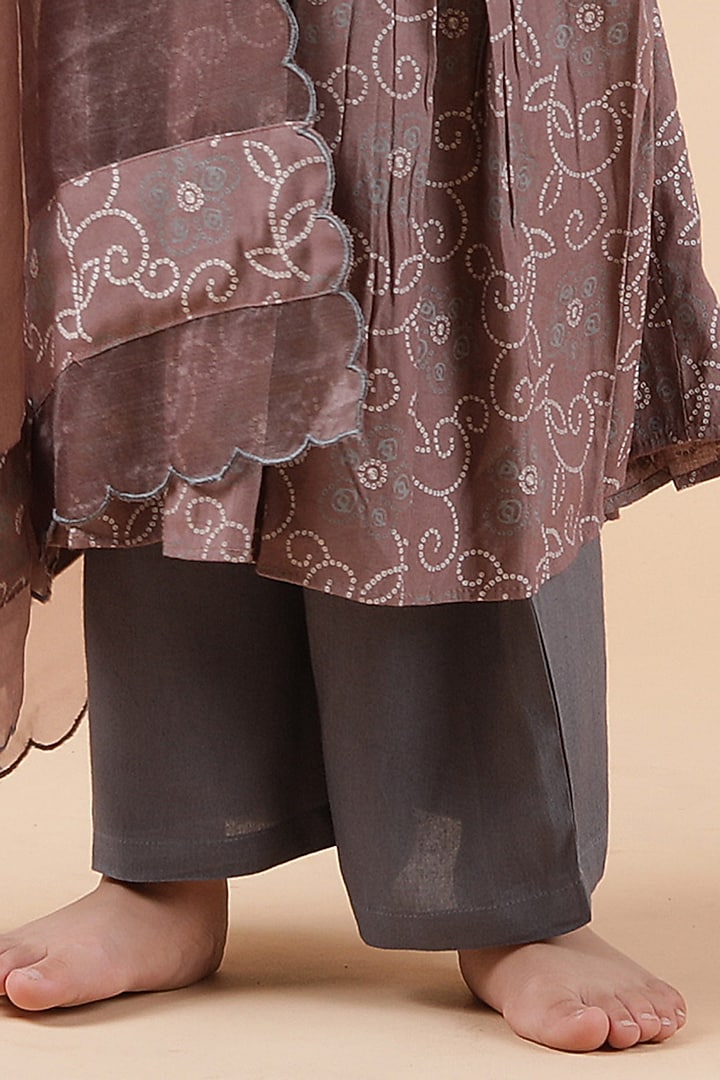 Brownish Grey Cotton Bandhani Printed Kurta Set For Girls by Tjori India pvt ltd at Pernia's Pop Up Shop