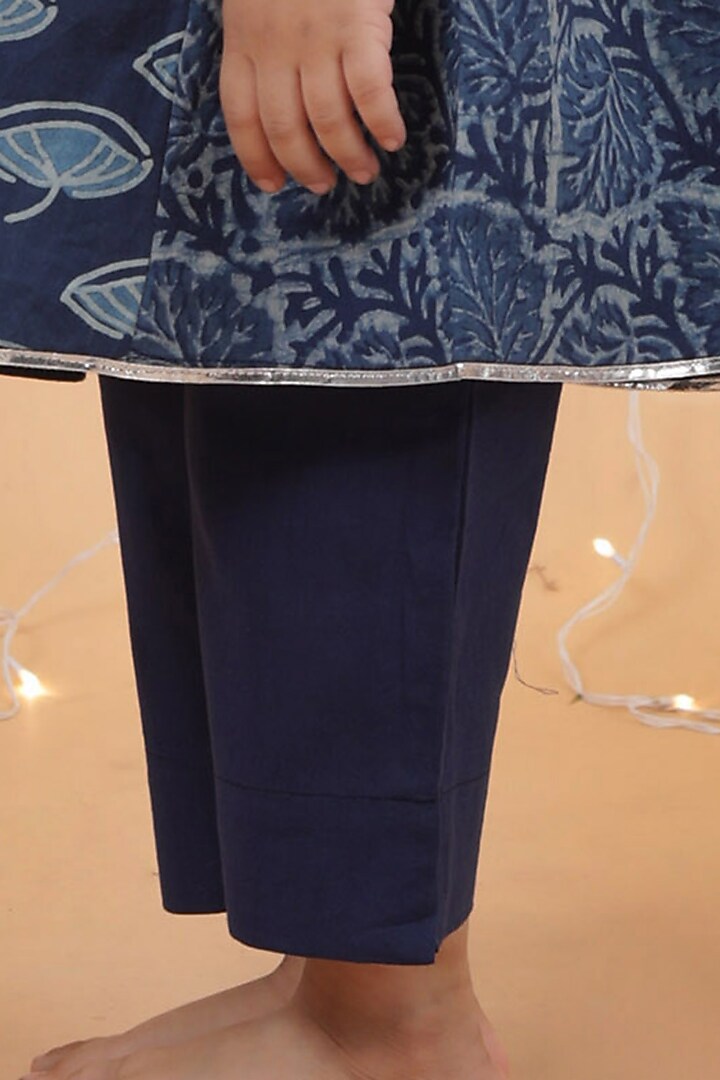 Indigo Blue Cotton Slub Printed Gathered Kurta Set For Girls by Tjori India pvt ltd at Pernia's Pop Up Shop